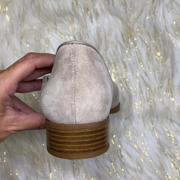 Nine West - Light Grey Suede Bootie Size 7.5 - Picture 12 of 14